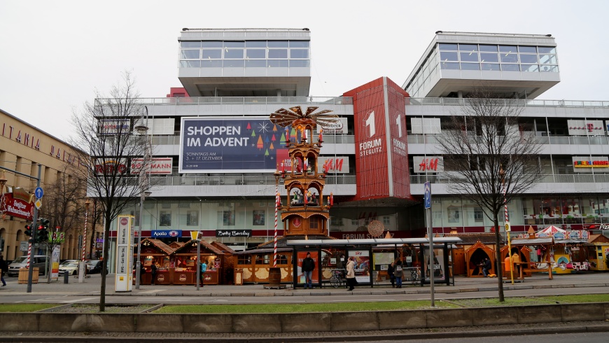 Forum Steglitz mit Steglitzer Weihnachtsmarkt