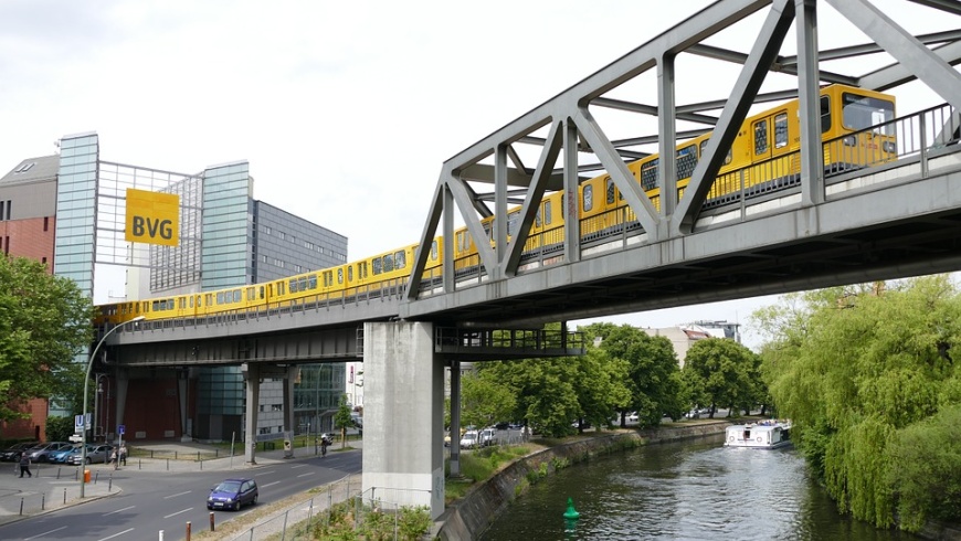 Hochbahn am Gleisdreieck