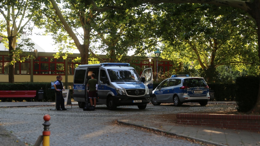 Mobile Wache der Polizei Berlin