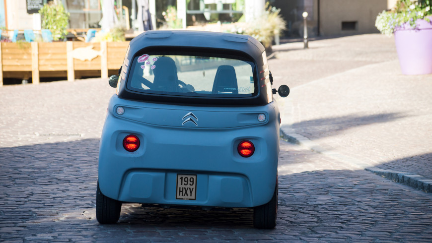 Micro Car - Foto: © DEVK/AdobeStock, Fotograf: AdobeStock/pixarno