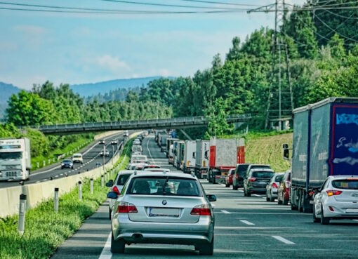 Staugefahr auf der Autobahn