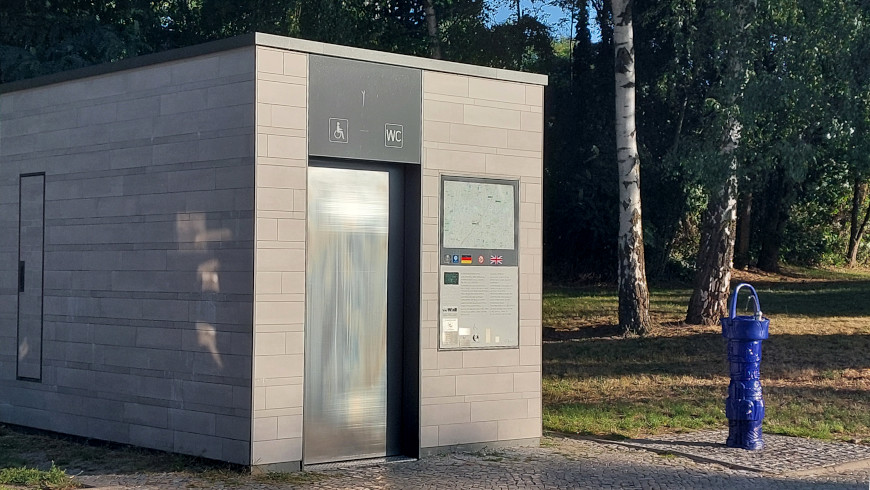 Berliner Toilette am S-Bahnhof Lankwitz